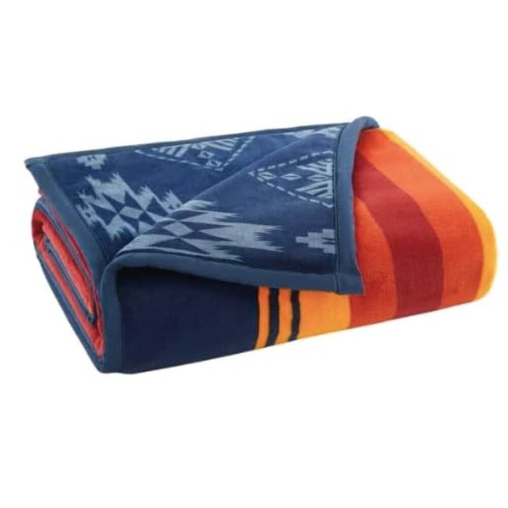 Pendleton Home Reversible Plush Throw Grand Canyon - Picture 2 of 3
